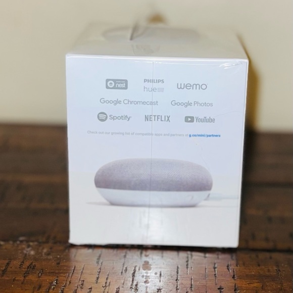 Google Home Mini - Picture 2 of 2